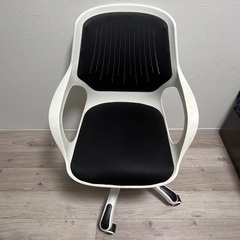 ニトリ　デスクチェア　キャスター付　椅子　高さ調整可