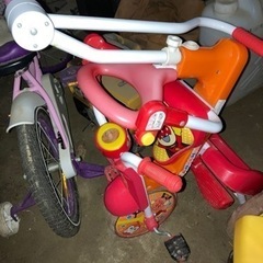 アンパンマン三輪車の画像