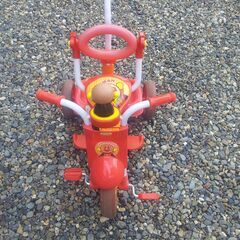 アンパンマン三輪車の画像
