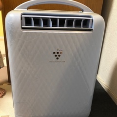 SHARP2009年製プラズマクラスター除湿機 0円