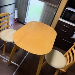 ダイニングテーブル（2人用）椅子セット