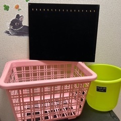 【決まりました】【あげます】ネックレスかけ、洗濯籠、バケツまとめて　　の画像