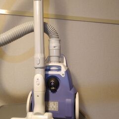 パナソニック　紙パック式　掃除機　ほぼ新品の画像
