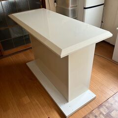 カウンターテーブル（底面傷あり）