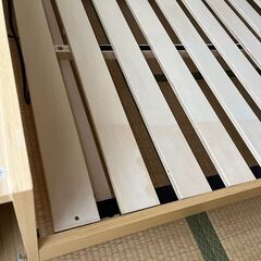 ベッド（電源差し込み口付）の画像