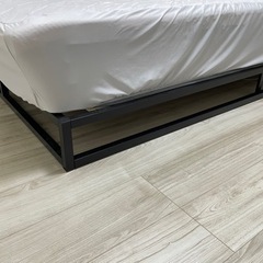 ベッドフレームの画像