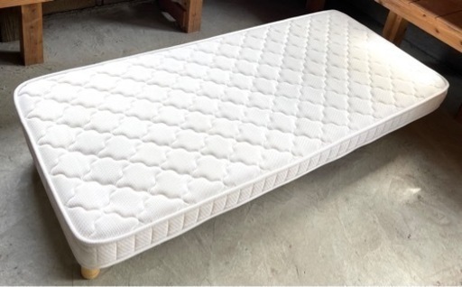 脚付きマットレス☆180×80cm セミシングル☆小さめベッド