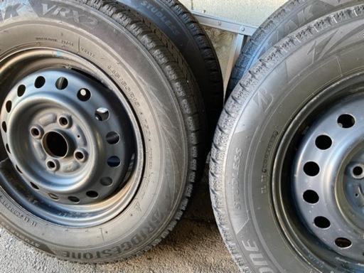 ブリヂストンVRX2、145/80R13中古スタッドレスタイヤ