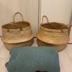 予約ありのため受付中止中！イケヤの肌ひざ掛けと網カゴ2つ