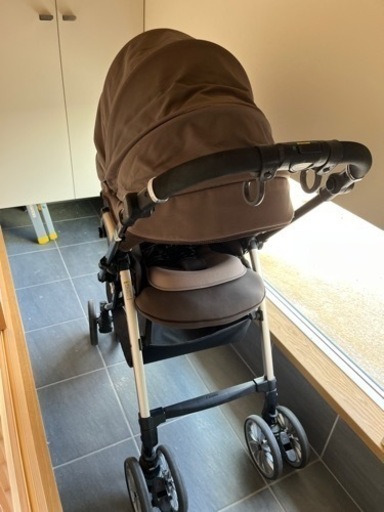コンビAB型ベビーカー新生児から2歳まで！アンブレッタ4キャスエッグショック
