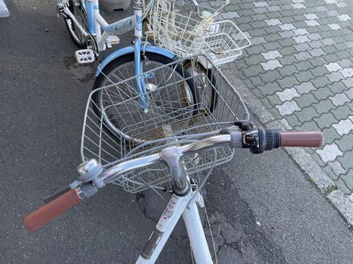 10/18商談中 27インチ 自転車 ６段変速 ライト 荷台 カゴ付き 鍵欠品  ママチャリ 白 ホワイト 札幌市手稲区