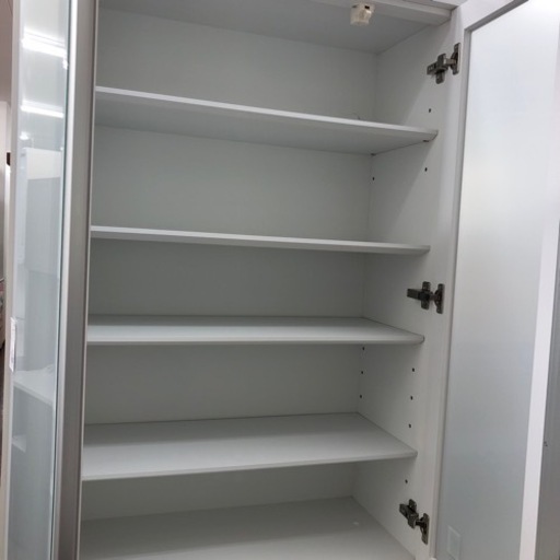 ホワイトカラーのダストボックス付き！２枚扉の食器棚お売りします！