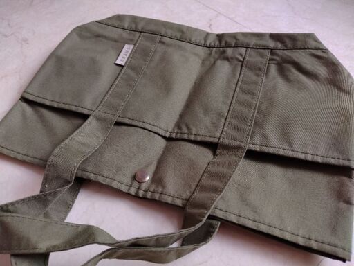BEAMS のトートバッグ、革製キーホルダー付き小物入れ、ティッシュペーパー入れ
