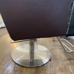 美容院　セット椅子の画像