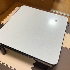 こたつ　75×75 天板傷ありの画像
