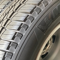 値下げ。プラド　新品ノーマル純正タイヤの画像