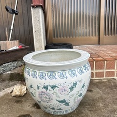 火鉢  ツボ？結構でかいです。