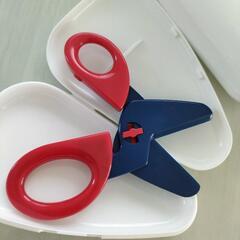familiar 離乳食ハサミとおせんべい入れの画像