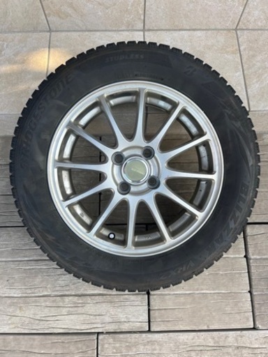 スタッドレスタイヤ　BRIDGESTONE VRX2