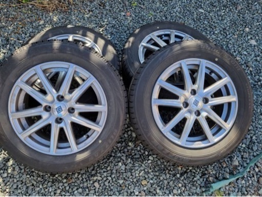 アクアで使用 ホイール　ブリヂストンスタッドレスタイヤついてます。　175/65R15