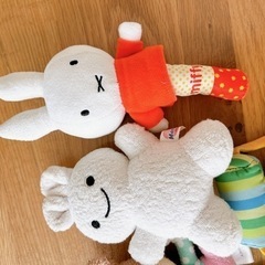 ☆決まりました☆ベビー　ガラガラ　シャカシャカ絵本　ハンドタオル　まとめての画像