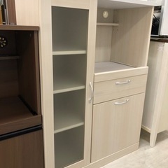 取りに来れる方限定！！ニトリのレンジ台でございます！