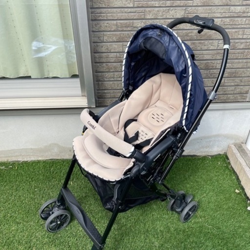 【お譲り先決まりました】Combiコンビ スゴカル 4キャスNo.17547 ネイビー