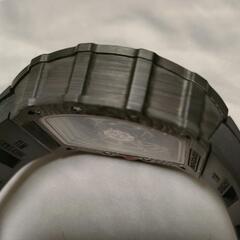 カーボン 腕時計　の画像