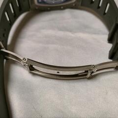 カーボン 腕時計　の画像