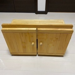 子供　木の椅子の画像