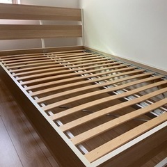 IKEA ダブルベットフレームの画像