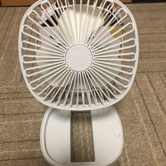 新品★卓上扇風機 ★USB充電式 折りたたみ可能★コードレス★3段階調節の画像