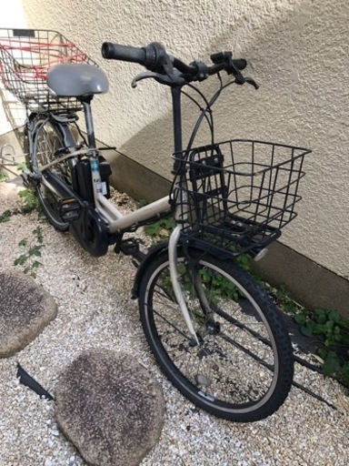 今年7月に買いましたが、不要になった為売ります。