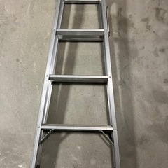 使い易い高さの脚立の画像