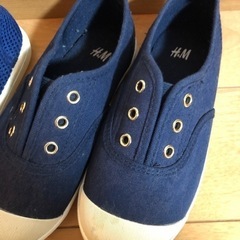 2足セット 17.5cm H&M キッズ スニーカーの画像