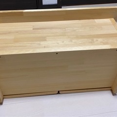 子供　木の椅子の画像