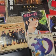 【取引中】レコードプレーヤー+レコード12枚の画像