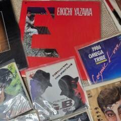 【取引中】レコードプレーヤー+レコード12枚の画像