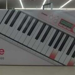 値下げ 【カシオ】電子ピアノ電子ピアノLK-320 鍵盤が光るナビゲーション機能付きの画像