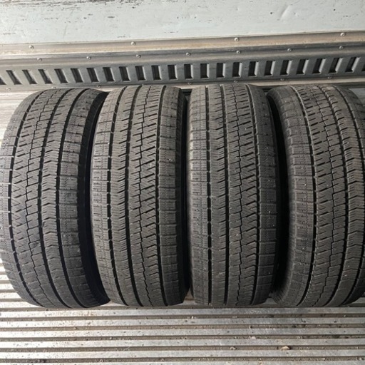 極上タイヤ　BRIDGESTONE ブリヂストン　ブリジストン　VRX2 215/55R17 スタッドレス　タイヤ　2019年製　17インチ