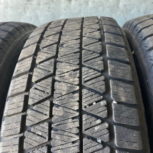 バリ山　BRIDGESTONE ブリヂストン　ブリジストン　DM-V3 225/60R18 スタッドレス　タイヤ　2022年製　18イ