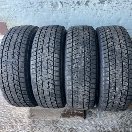 バリ山　BRIDGESTONE ブリヂストン　ブリジストン　DM-V3 225/60R18 スタッドレス　タイヤ　2022年製　18インチ