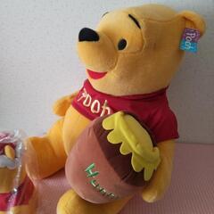 大きなプーさん ぬいぐるみ＆サンタプーさんの画像