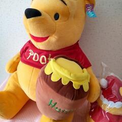 大きなプーさん ぬいぐるみ＆サンタプーさんの画像