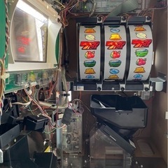【中古品】 ロデオ 初期 モンスターハンター モンハン スロット台 パチスロ実機 5号機 動作品 稼働品 台鍵付き 設定キー付き メダル不要タイプの画像