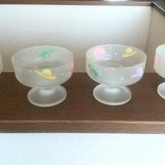 デザートグラス4つセット　スプーン5ケつき