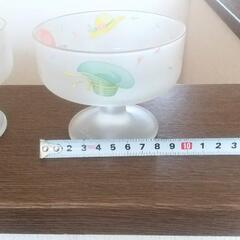 デザートグラス4つセット　スプーン5ケつきの画像