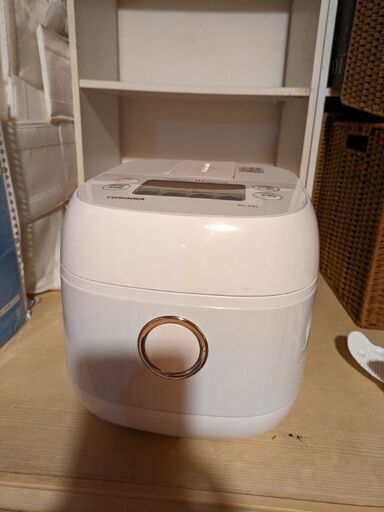 【10/15限定】炊飯器 ☆東芝 TOSHIBA RC-5XL(W) IH炊飯器 3合炊き 黒釜