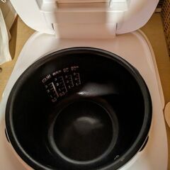 【10/15限定】炊飯器 ☆東芝 TOSHIBA RC-5XL(W) IH炊飯器 3合炊き 黒釜の画像