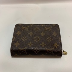 LV２つ折り財布の画像